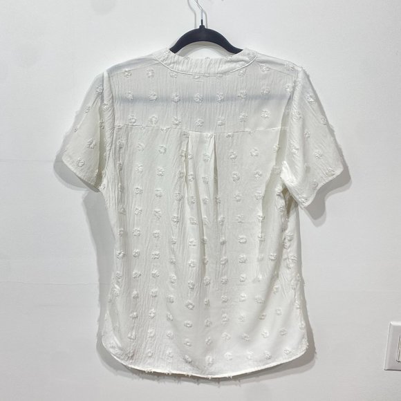 Nordstrom white V-neck Chiffon polka dot Tee Shirt, Size M - Picture 4 of 4